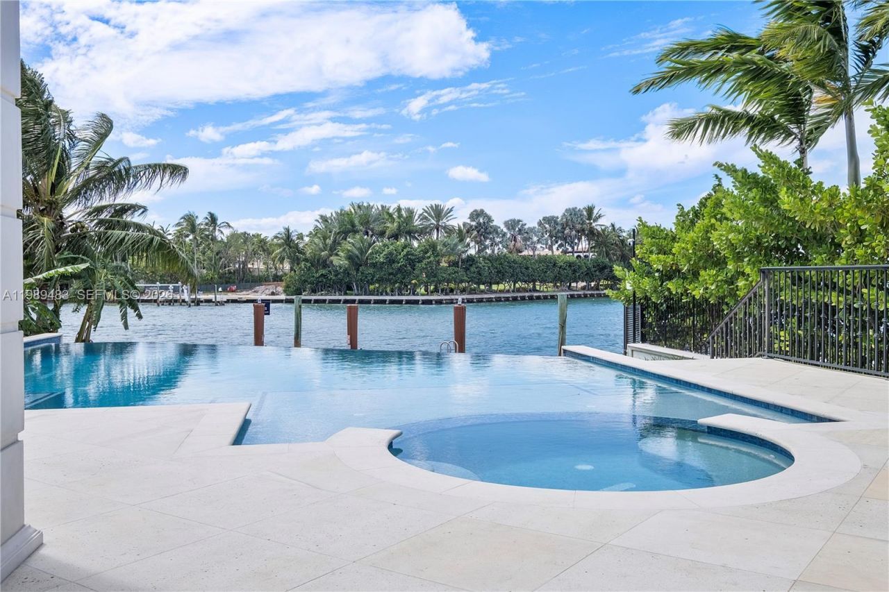 919 92nd St , Surfside, FL 33154 Photo