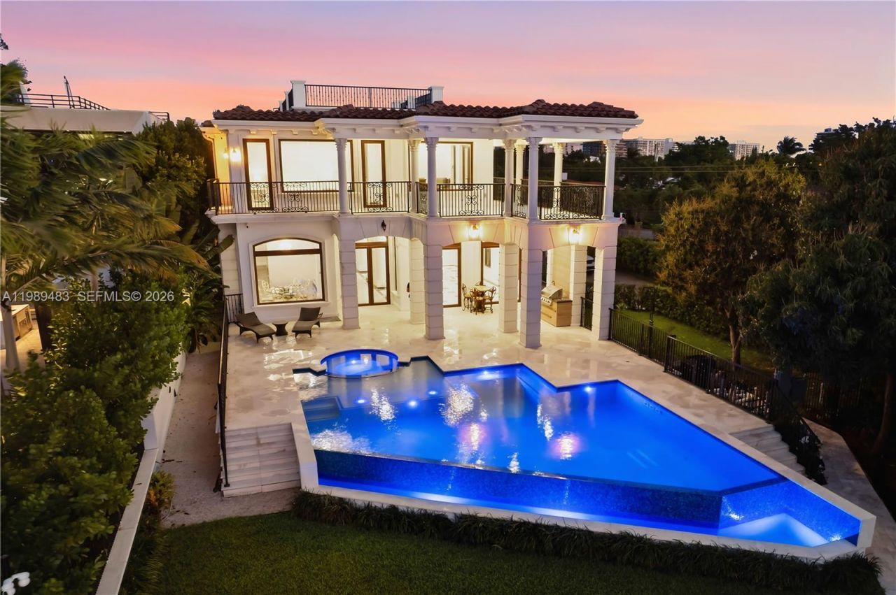 919 92nd St , Surfside, FL 33154 Photo