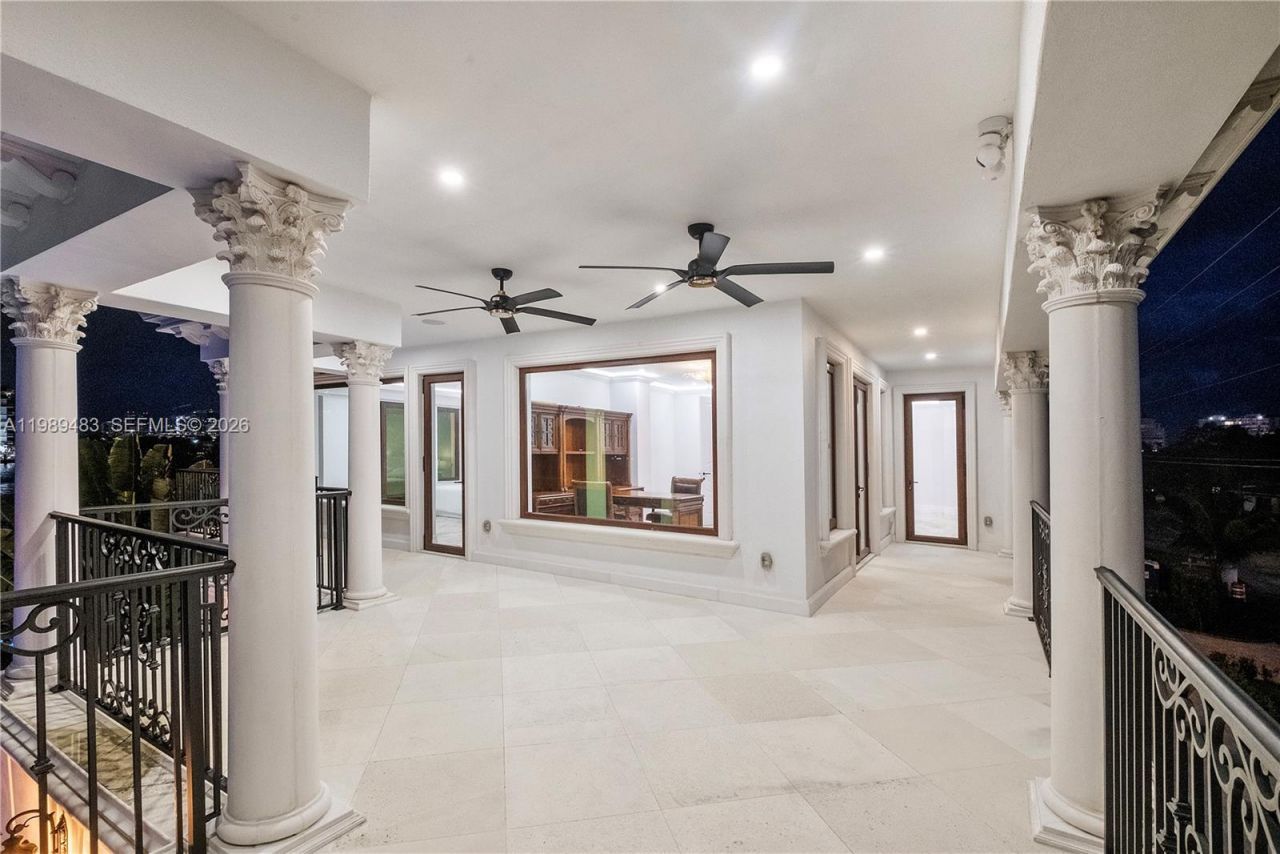 919 92nd St , Surfside, FL 33154 Photo