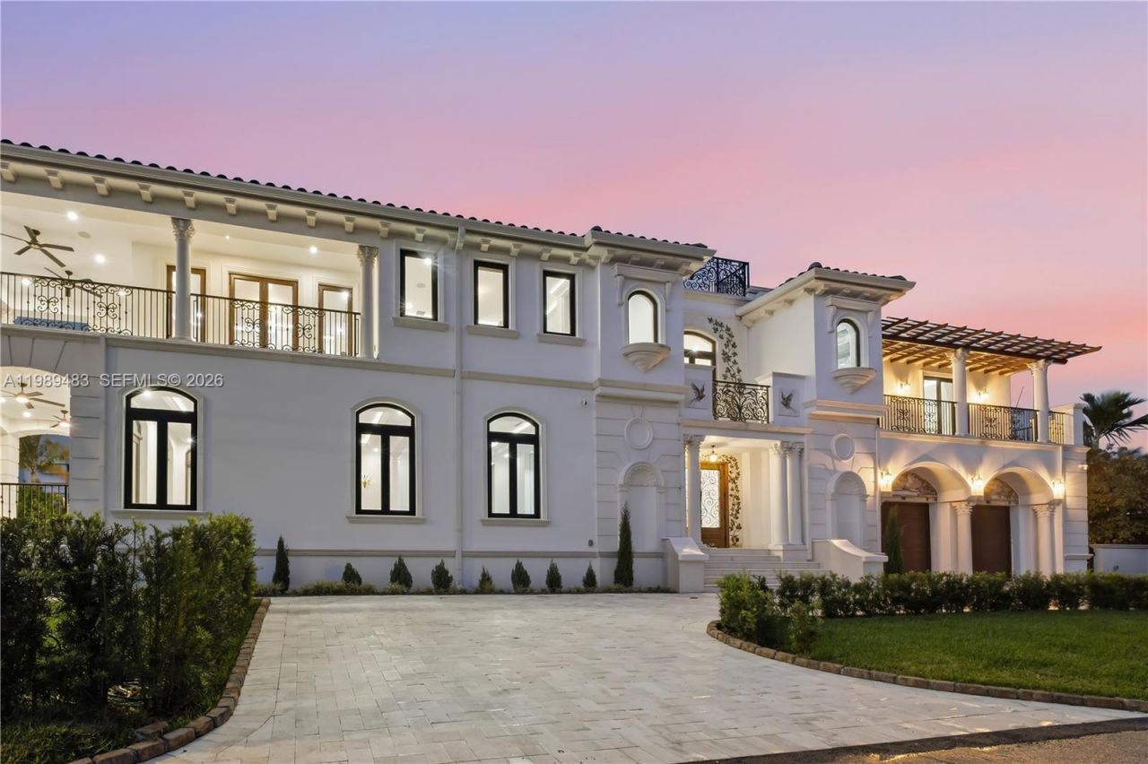 919 92nd St , Surfside, FL 33154 Photo