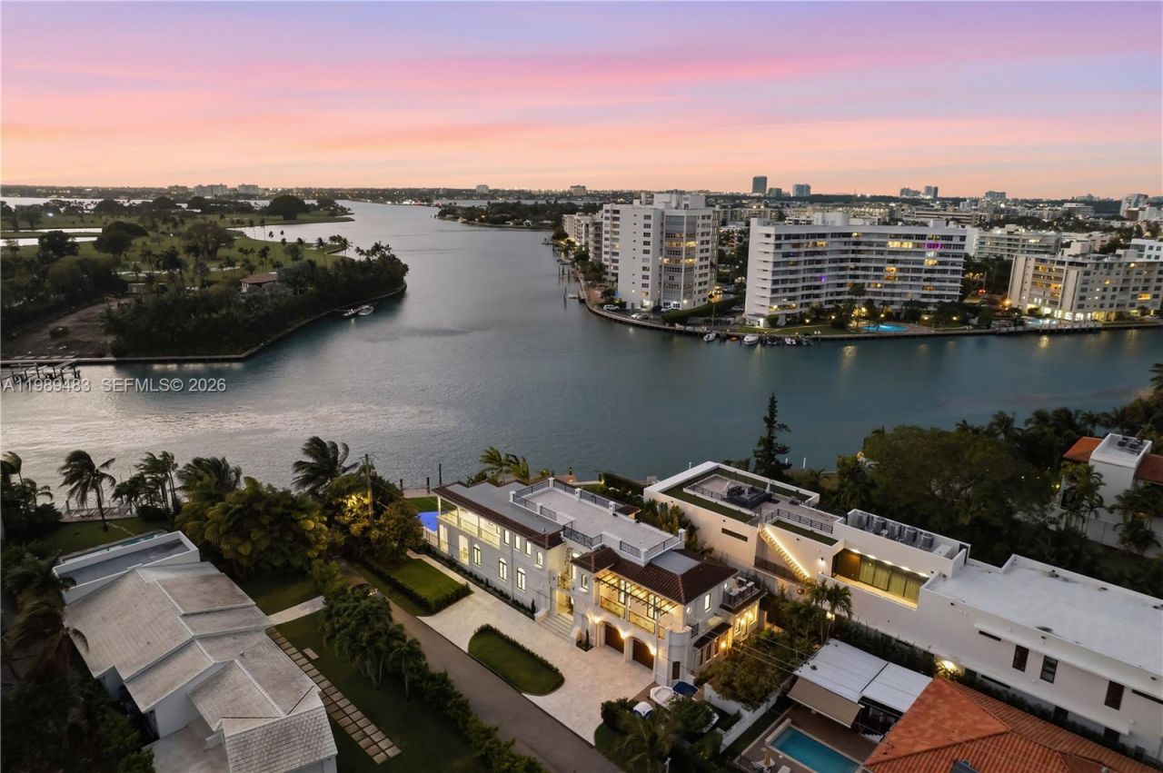 919 92nd St , Surfside, FL 33154 Photo