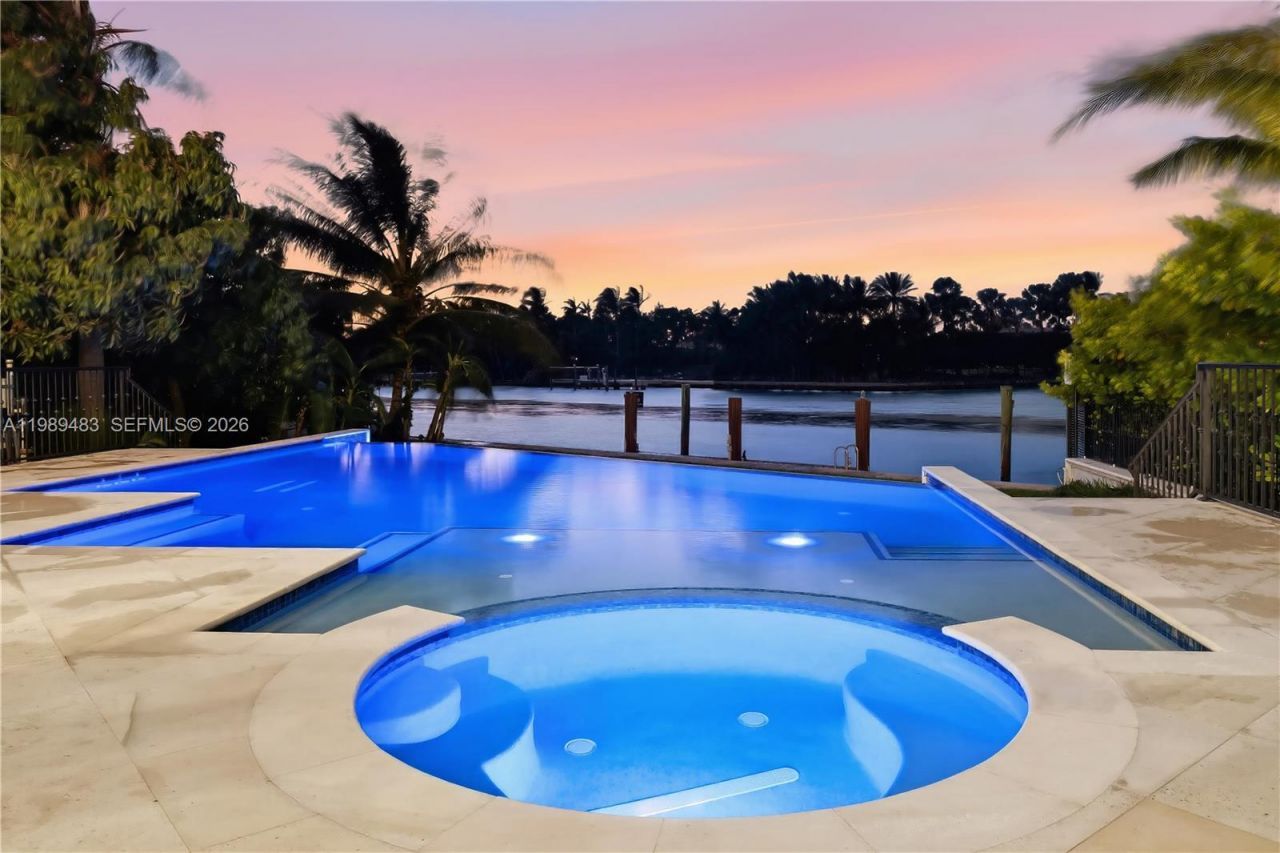 919 92nd St , Surfside, FL 33154 Photo