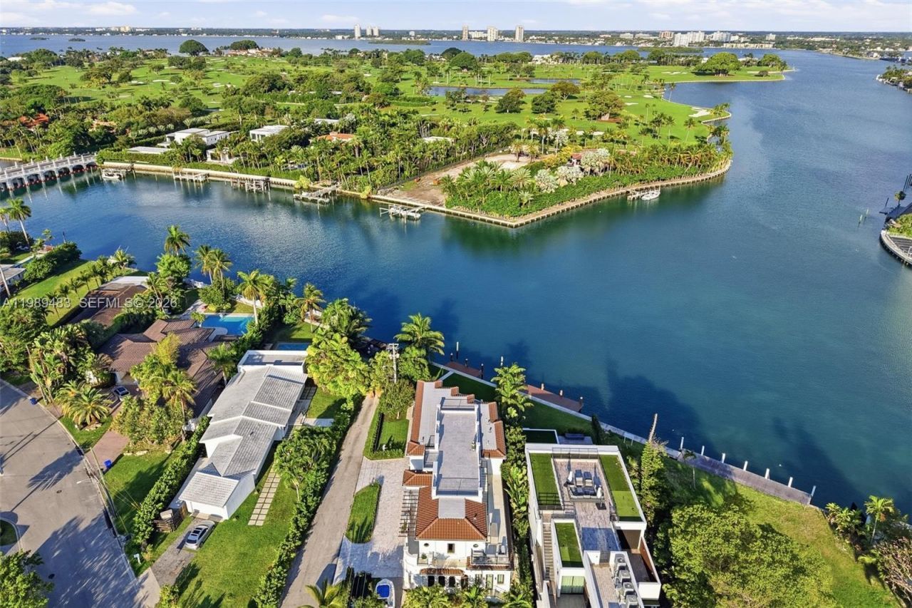 919 92nd St, Surfside, FL 33154 Photo