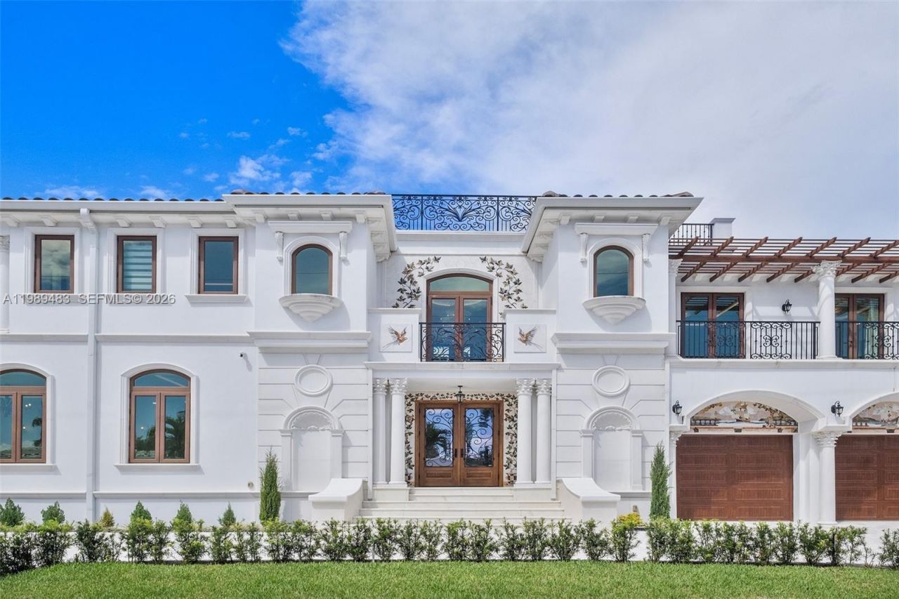 919 92nd St , Surfside, FL 33154 Photo