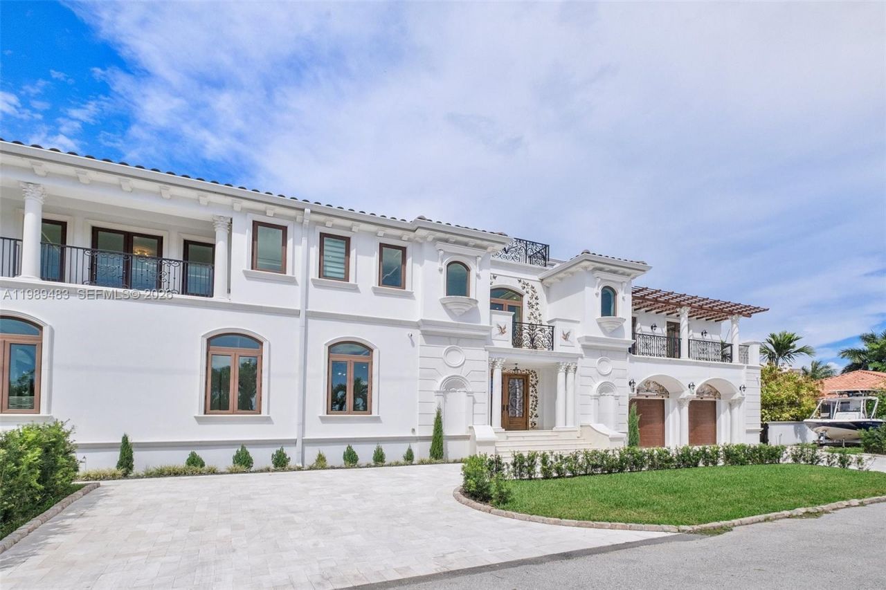 919 92nd St, Surfside, FL 33154 Photo