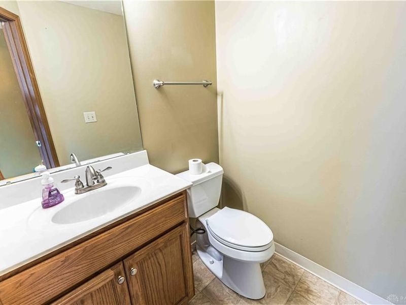 2266 Nutmeg Court, Fairborn, OH 45324 Photo 10