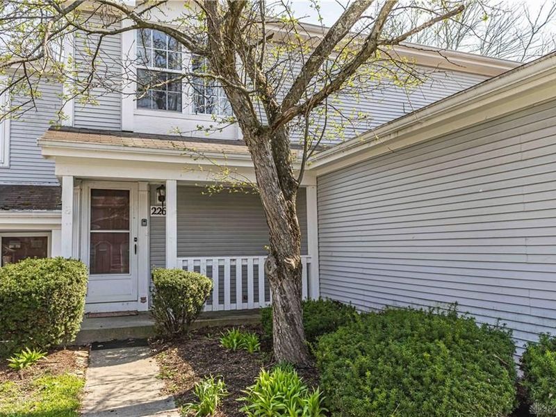 2266 Nutmeg Court, Fairborn, OH 45324 Photo 2