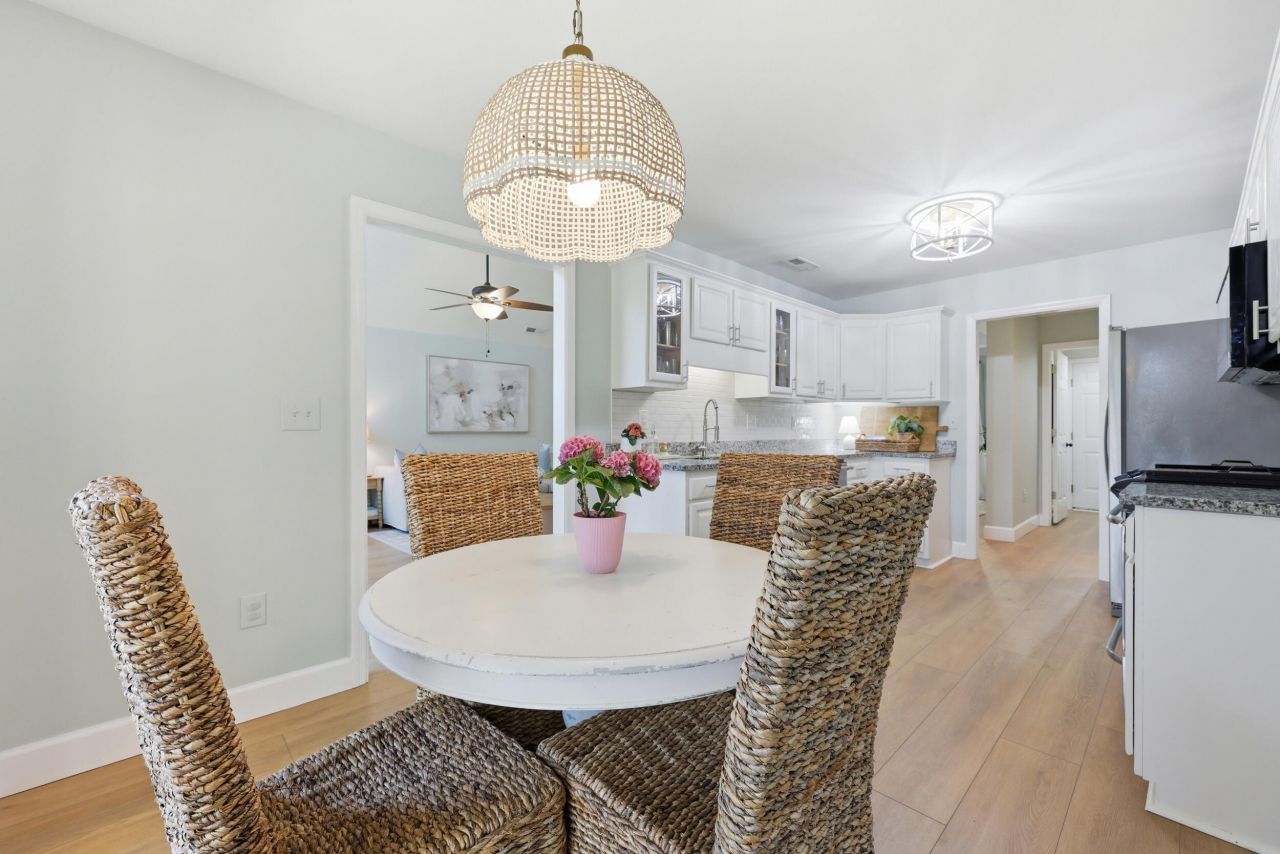 306 Hook Lane Photo 11