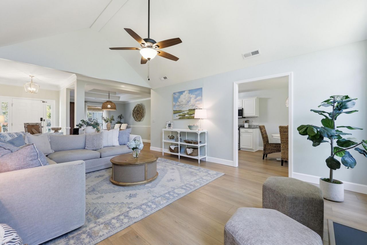 306 Hook Lane Photo 5