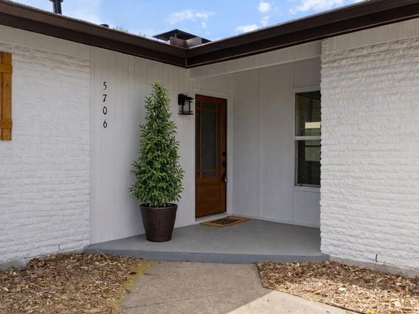 5706 Banting Way , Dallas, TX 75227