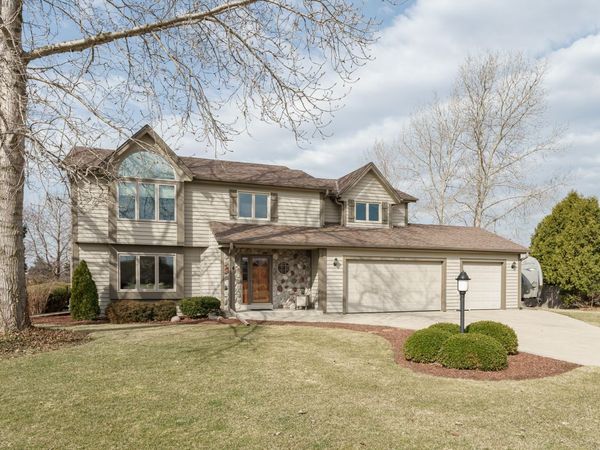 N106W14764 Harrison Cir, Germantown, WI 53022