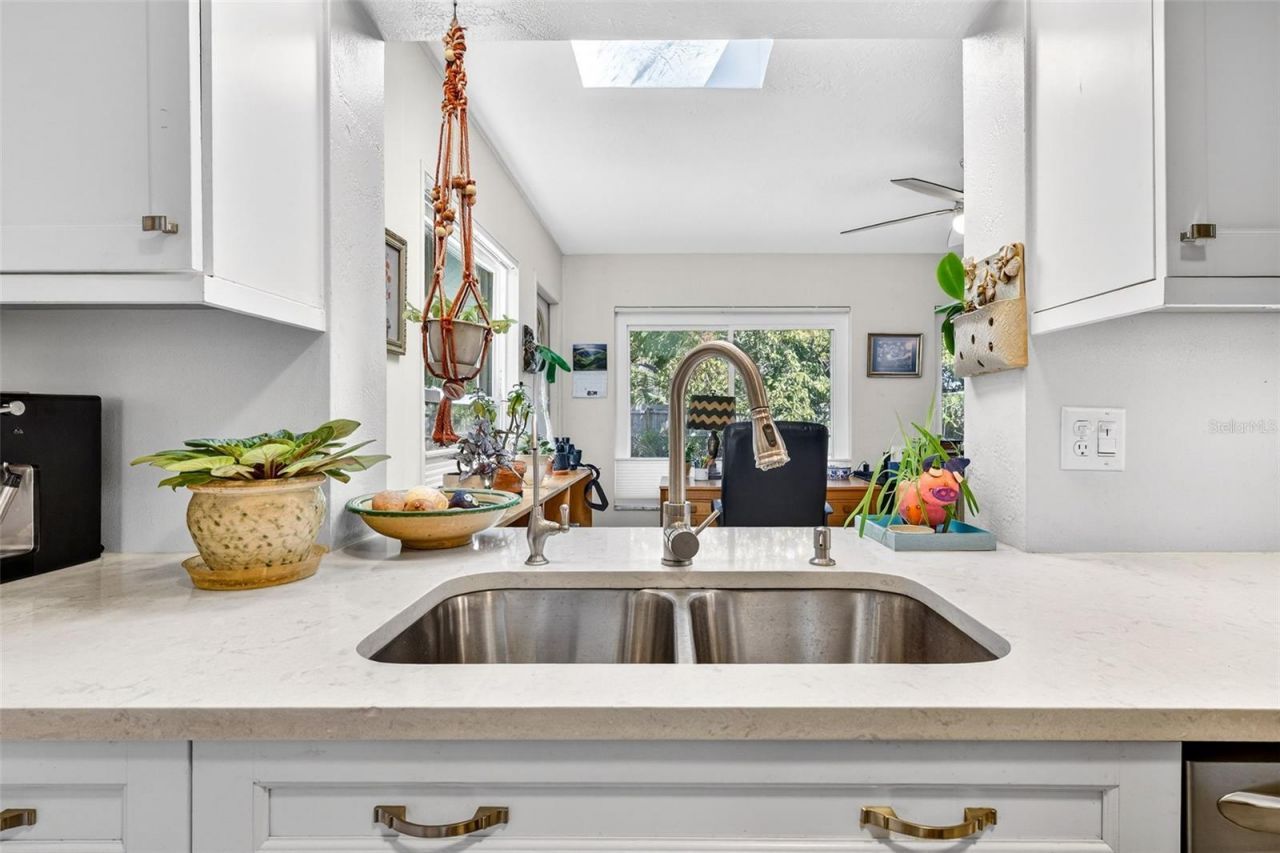 6019 8th Avenue N, Saint Petersburg, FL 33710 Photo