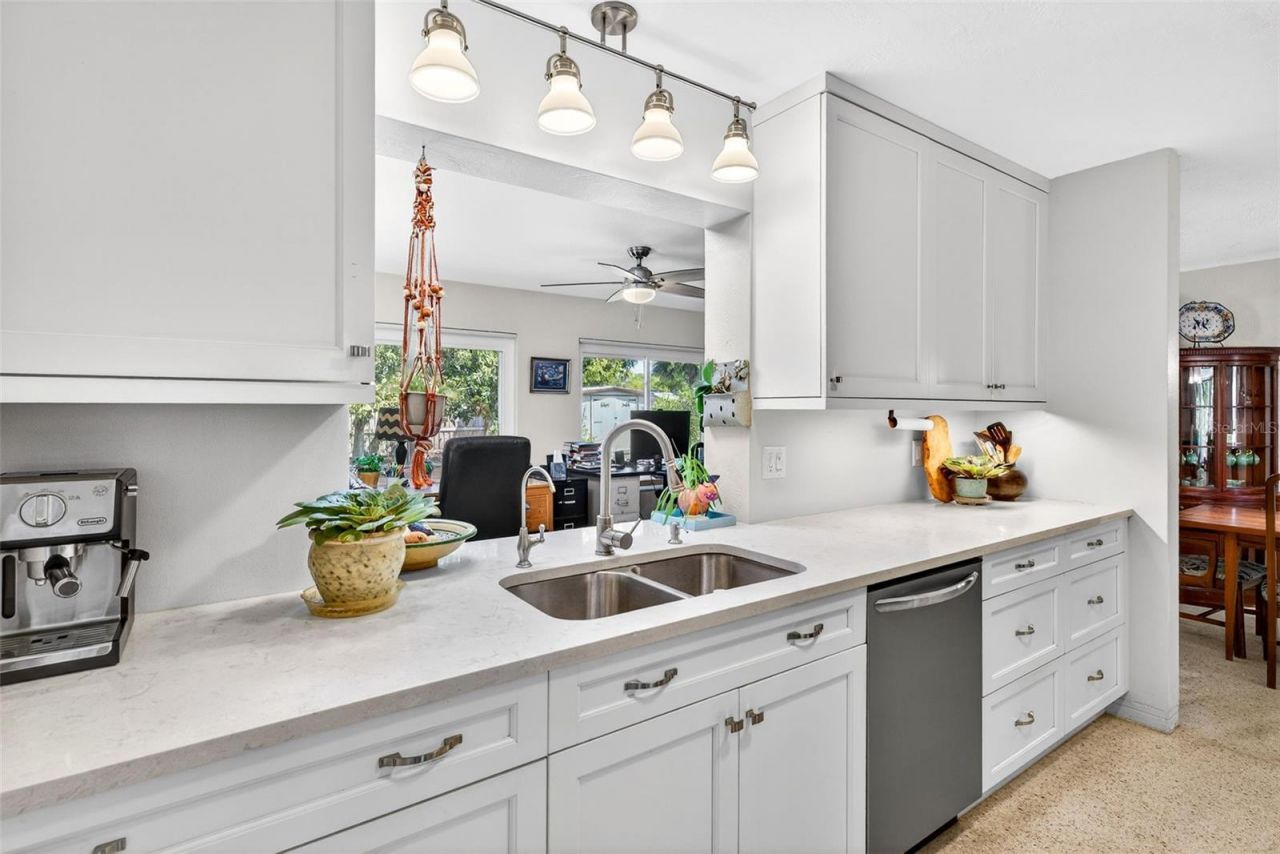 6019 8th Avenue N, Saint Petersburg, FL 33710 Photo