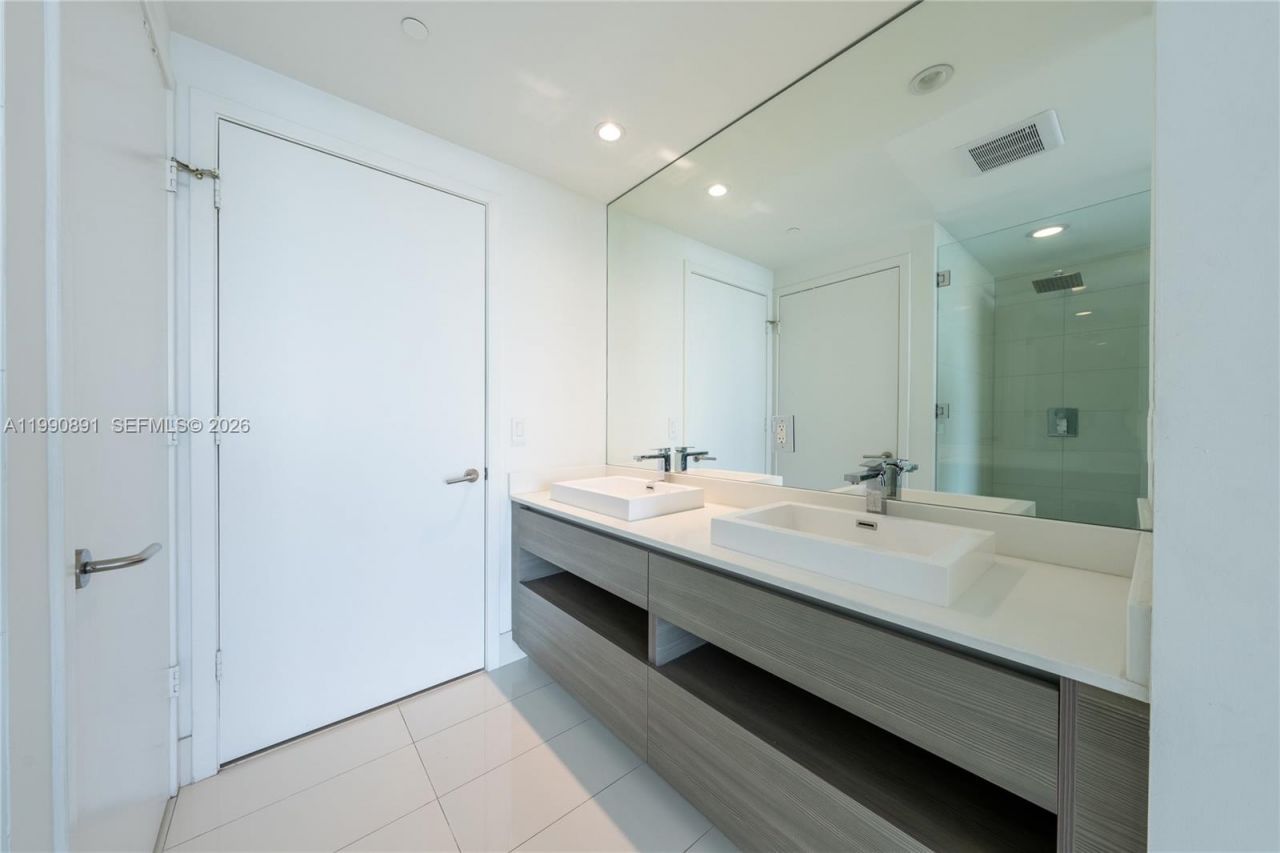 460 NE 28th St, Unit 707, Miami, FL 33137 Photo