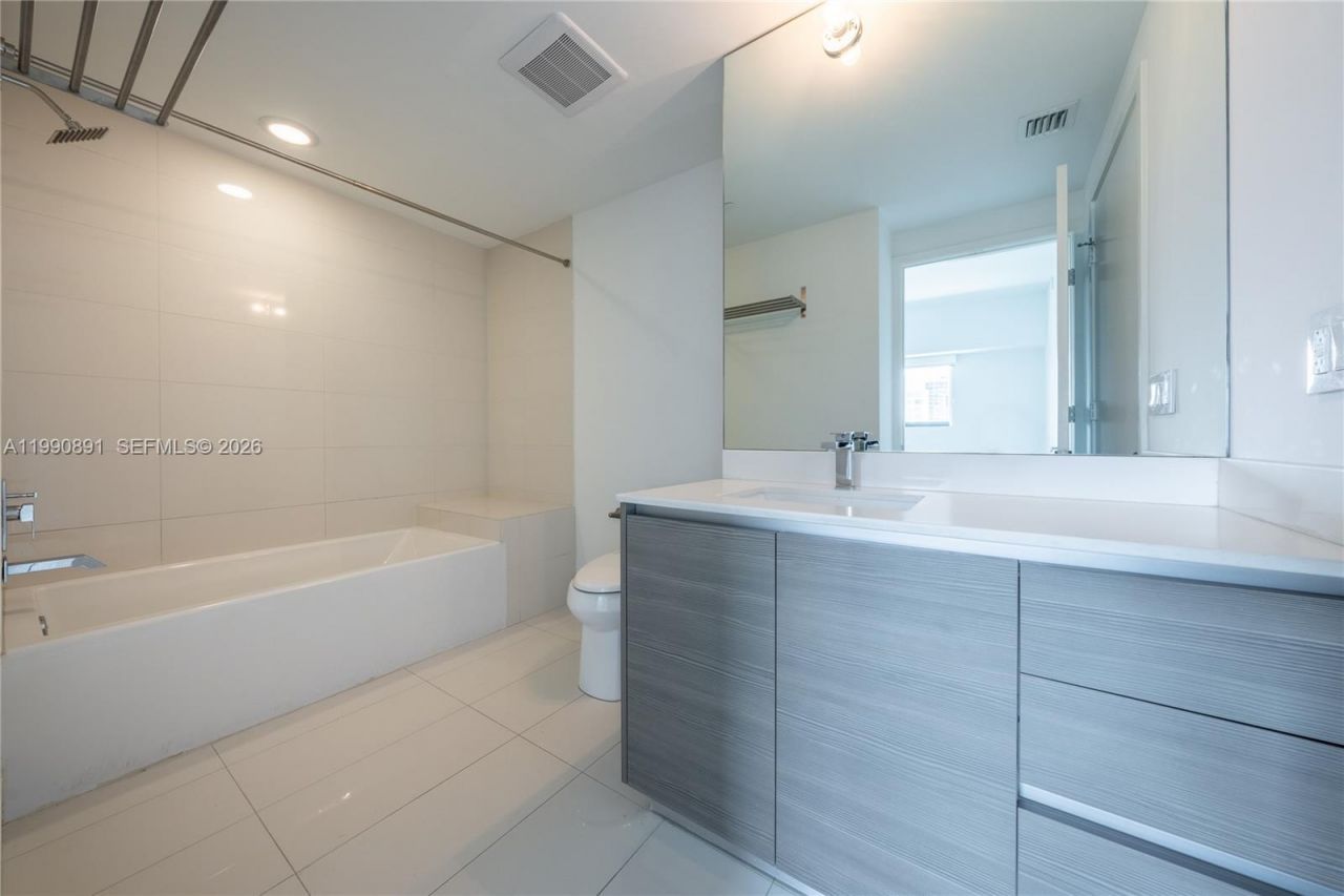 460 NE 28th St, Unit 707, Miami, FL 33137 Photo