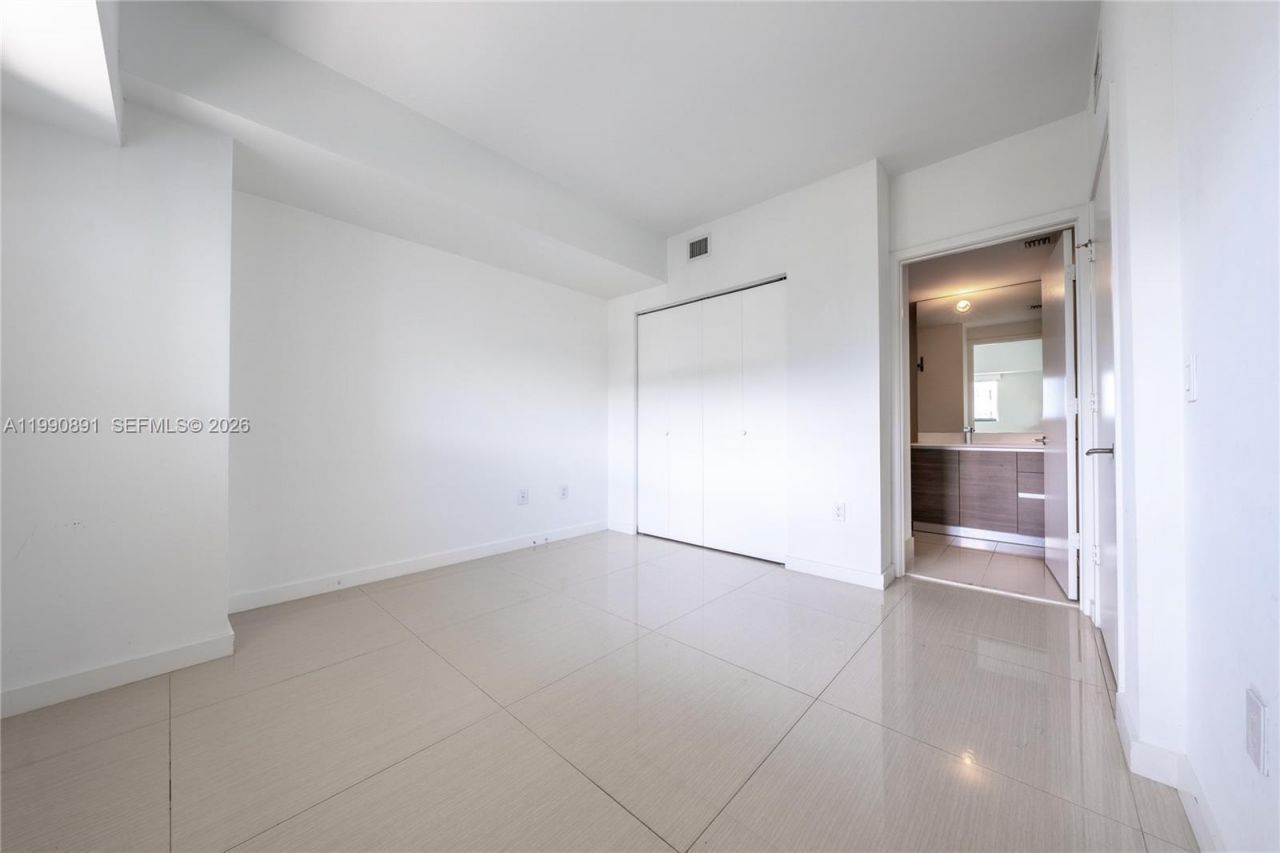 460 NE 28th St, Unit 707, Miami, FL 33137 Photo