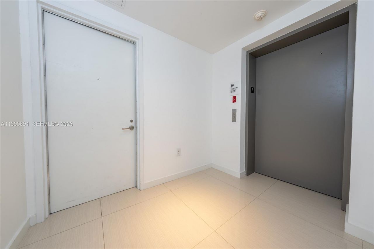 460 NE 28th St, Unit 707, Miami, FL 33137 Photo