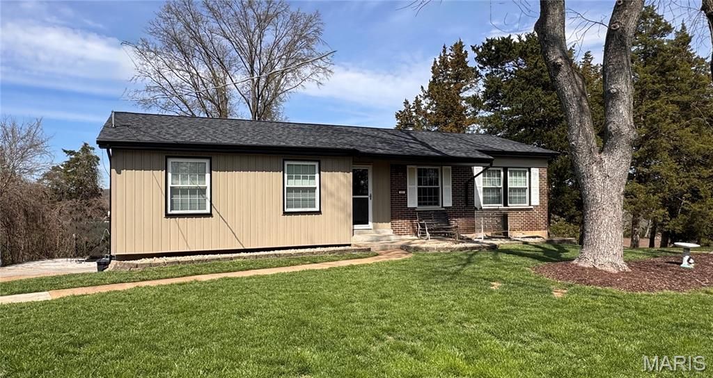 17 Ridgemoor Drive, Fenton, MO 63026 Main Photo