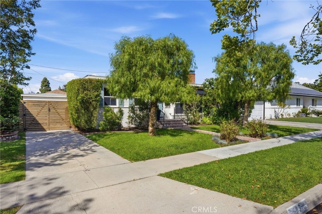 5857 E Mezzanine Way, Long Beach, CA 90808 Main Photo