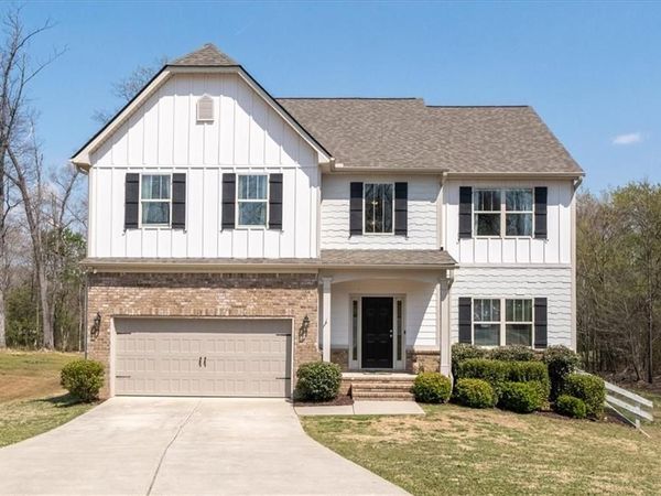 17 Four Feathers Lane NE, Rydal, GA 30171