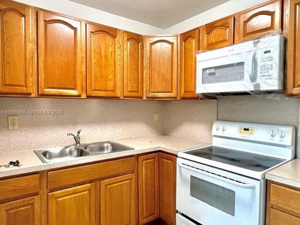 Unit REAR, Fort Lauderdale, FL 33317