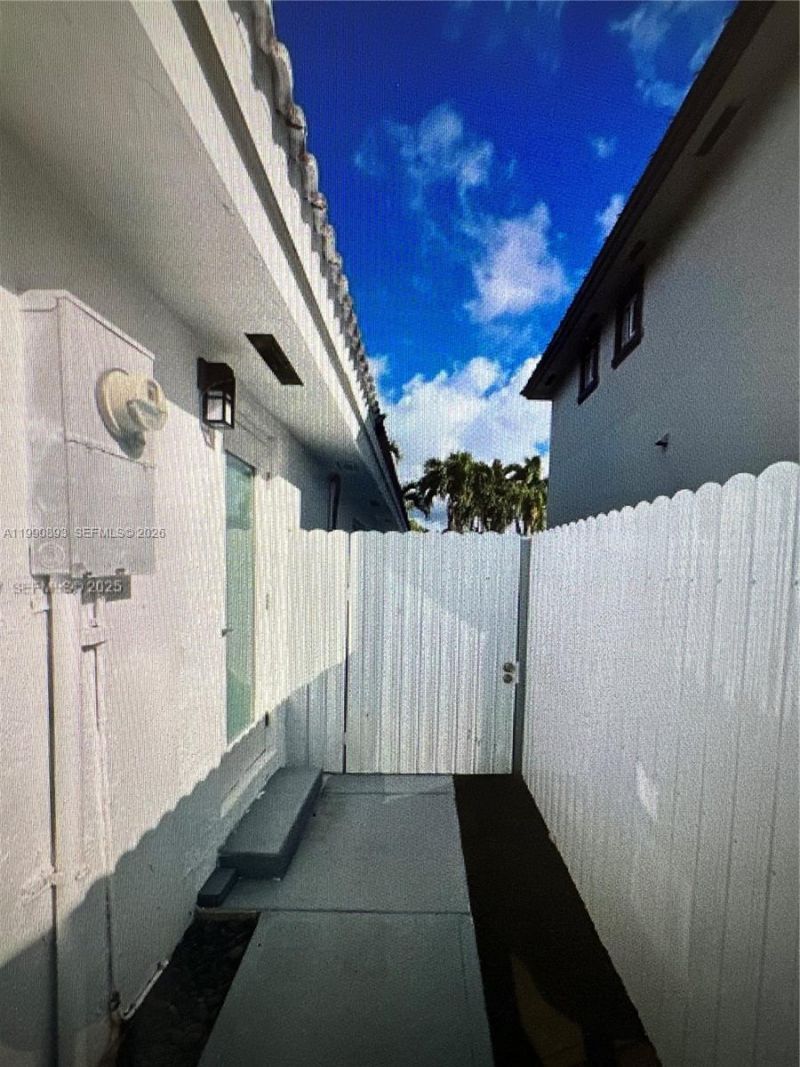 Please Call For Address, Unit Efficiency, Miami, FL 33177 Photo