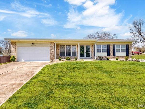 9035 Cordoba Lane, Crestwood, MO 63126