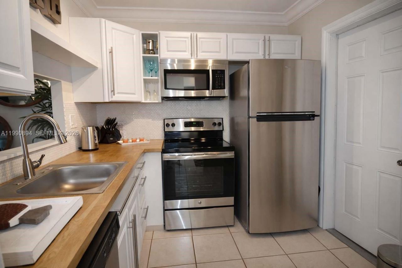 3530 NW 52nd Ave, Unit 509, Lauderdale Lakes, FL 33319 Photo