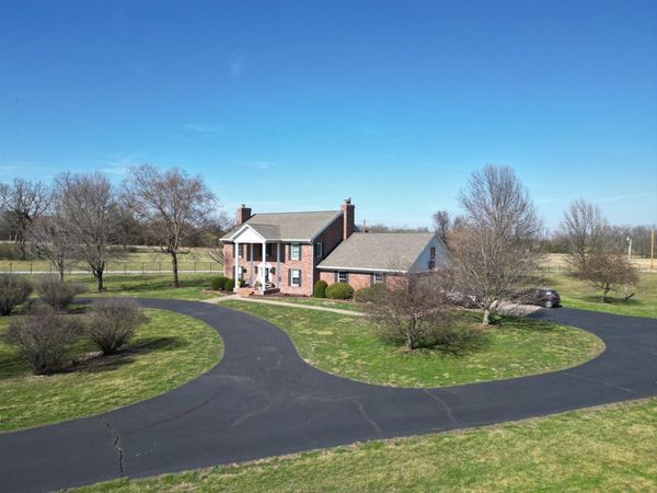 13660 Farm Road 1090 , Cassville, MO 65625