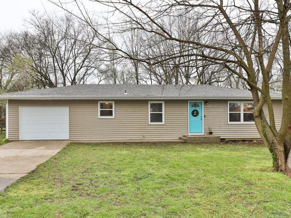 1111 S Martin Avenue, Bolivar, MO 65613