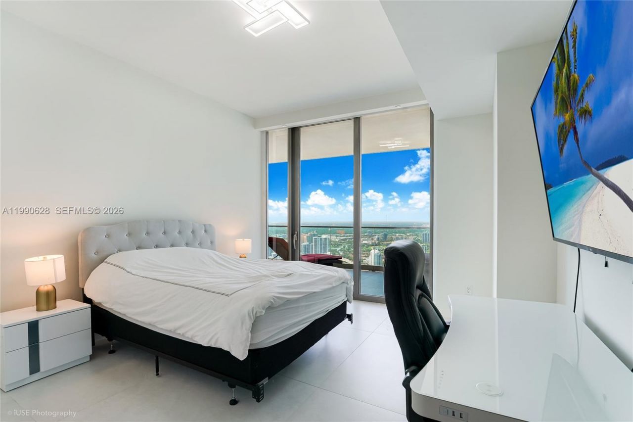 18975 Collins Ave , Unit 5103, Sunny Isles Beach, FL 33160 Photo