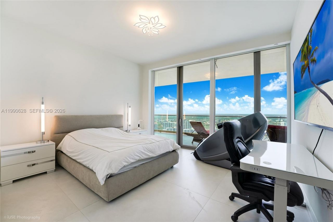 18975 Collins Ave , Unit 5103, Sunny Isles Beach, FL 33160 Photo