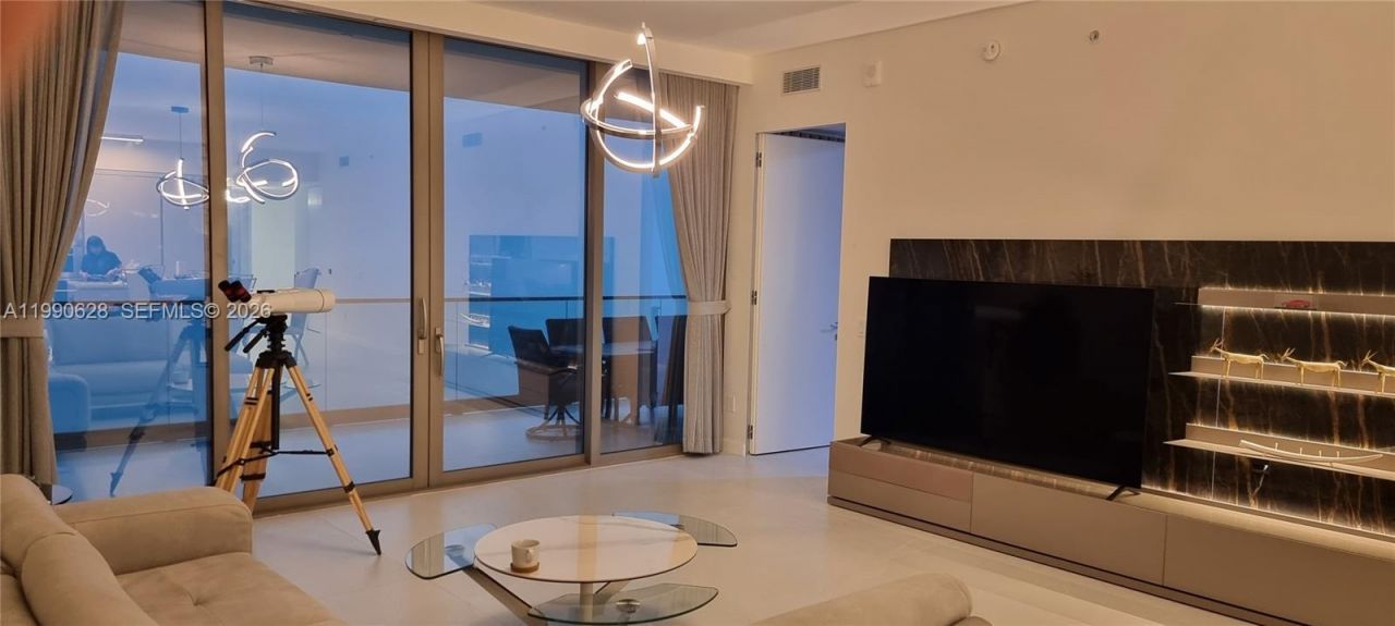 18975 Collins Ave , Unit 5103, Sunny Isles Beach, FL 33160 Photo