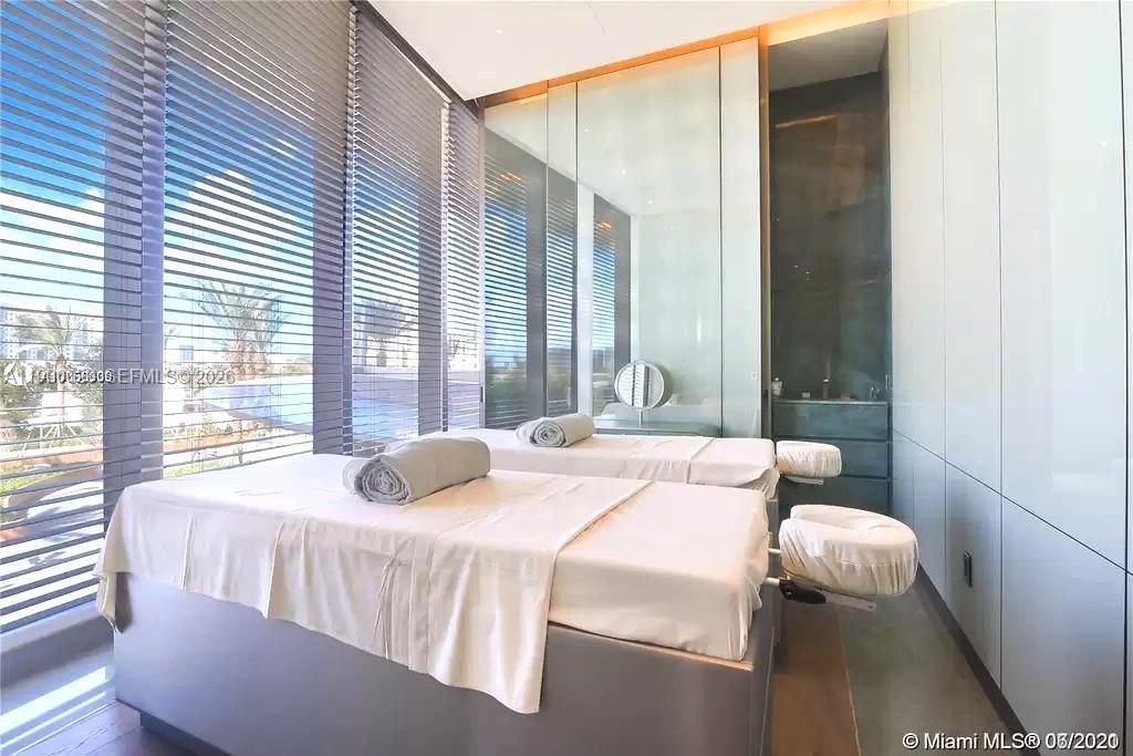 18975 Collins Ave , Unit 5103, Sunny Isles Beach, FL 33160 Photo