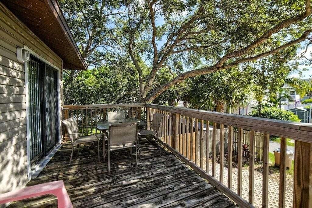 725 1st Street, Indian Rocks Beach, FL 33785 Photo