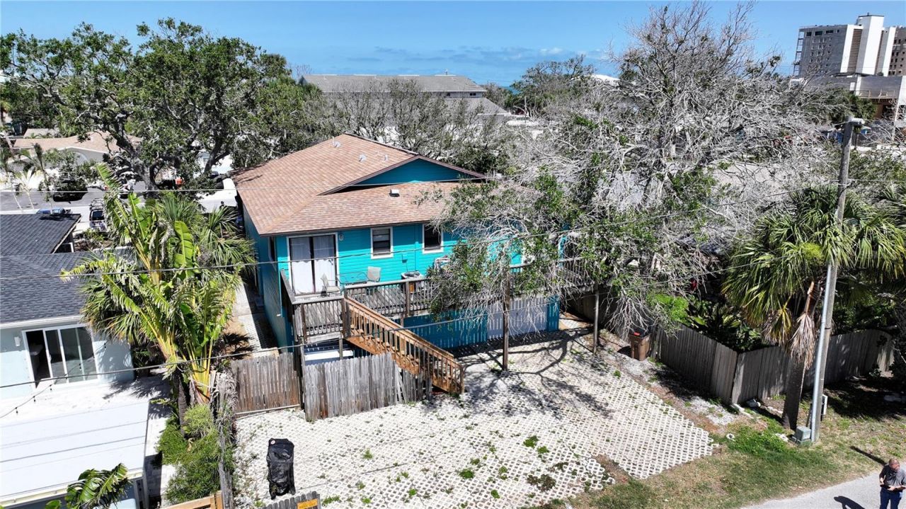 725 1st Street, Indian Rocks Beach, FL 33785 Photo