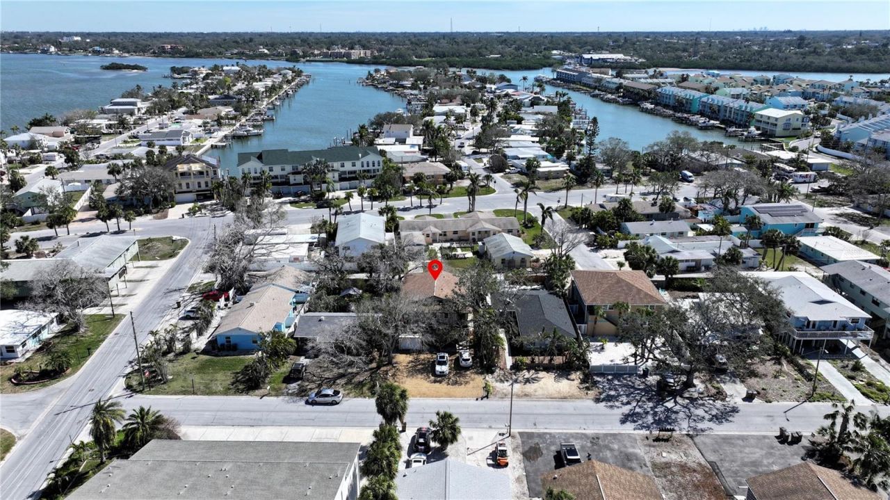 725 1st Street, Indian Rocks Beach, FL 33785 Photo