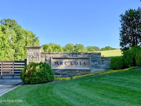 2027 Arcadia Peninsula Way, Knoxville, TN 37922