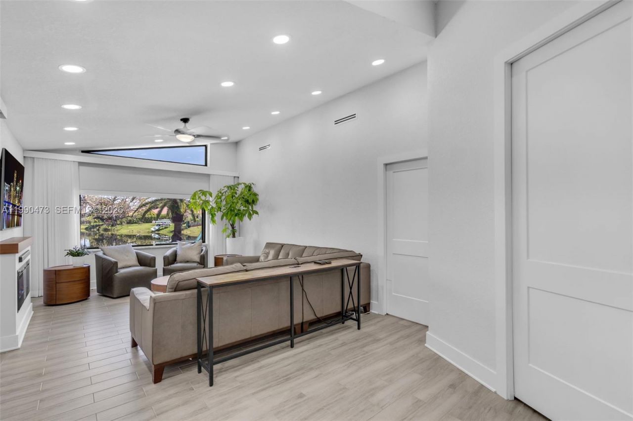 2920 Old Orchard Rd, Davie, FL 33328 Photo