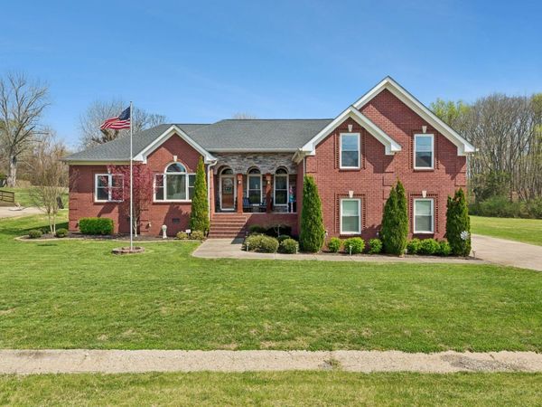 1035 Bending Chestnut Dr, Lebanon, TN 37087