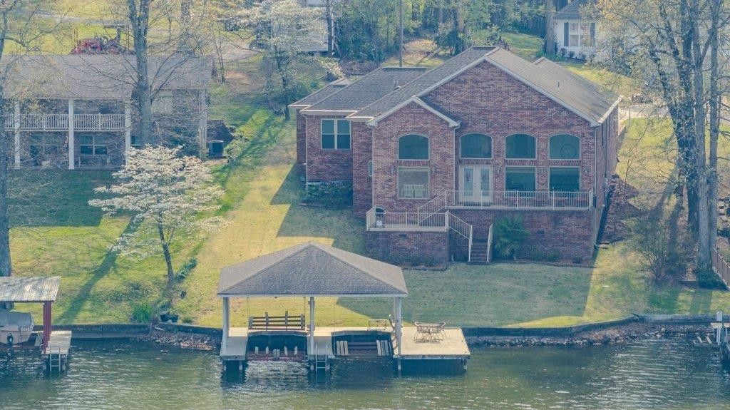 331 Carson Rd, Muscle Shoals, AL 35661 Main Photo