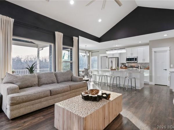 190 Flynn Road , Lake Ozark, MO 65049