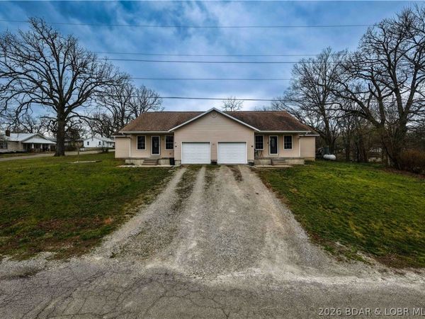 301 & 303 10th Street, Crocker, MO 65452