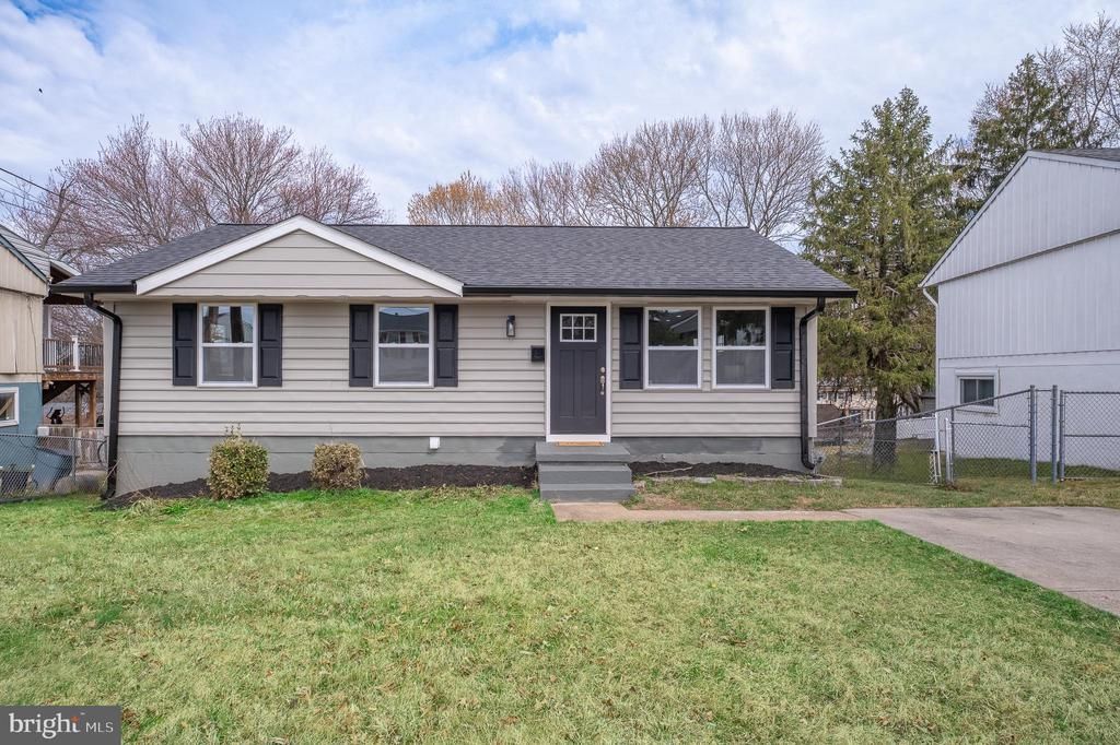 7936 ECHOLS AVE , GLENARDEN, MD 20706