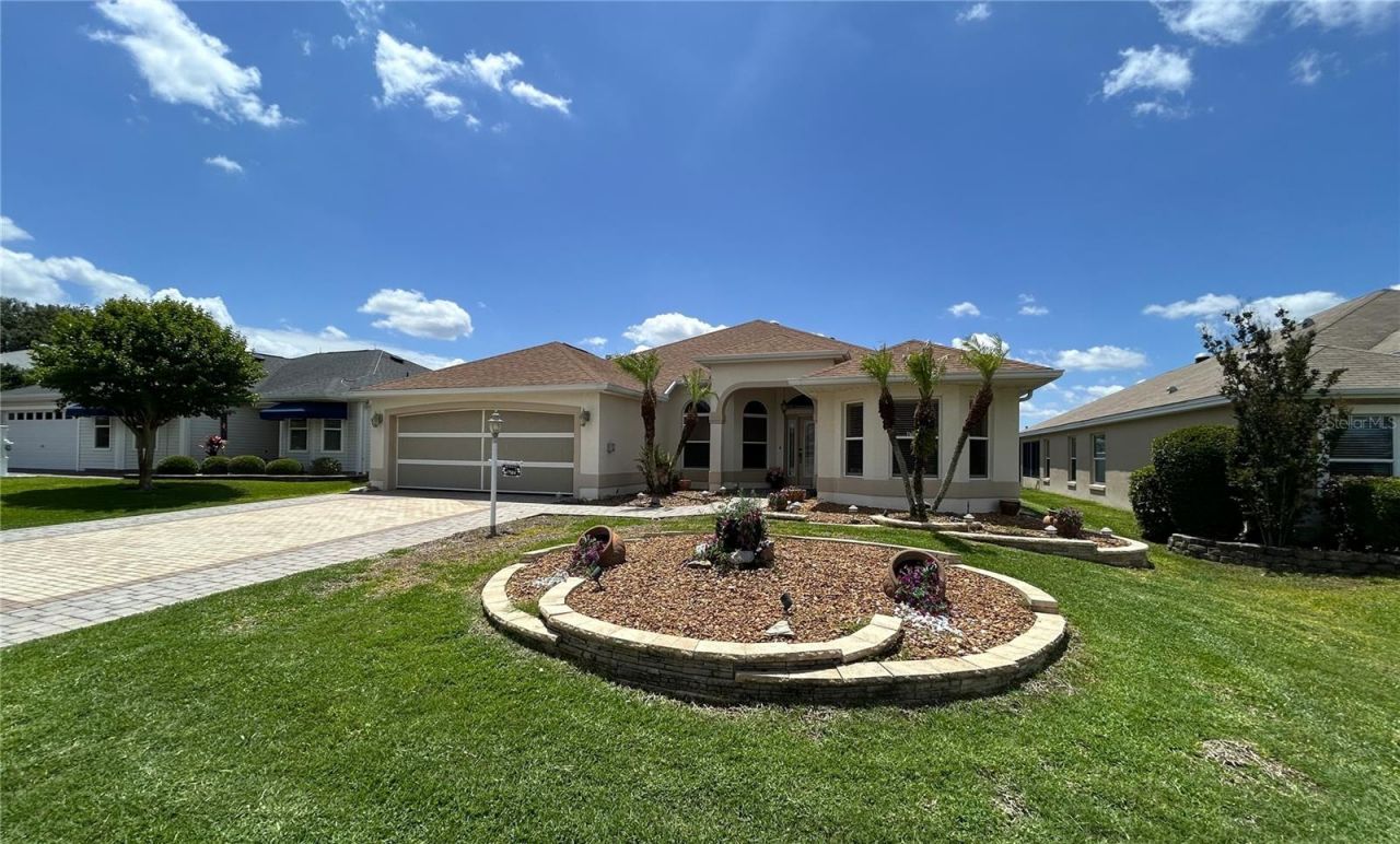 17984 SE 89th Rothway Court, The Villages, FL 32162 Main Photo