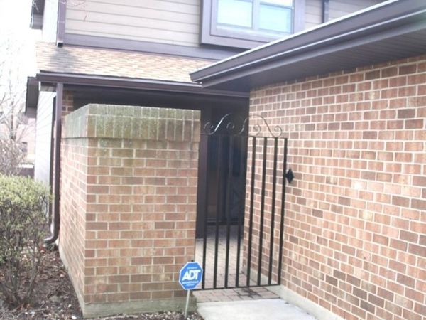 15 Indian Trail Drive, Unit 15, Westmont, IL 60559