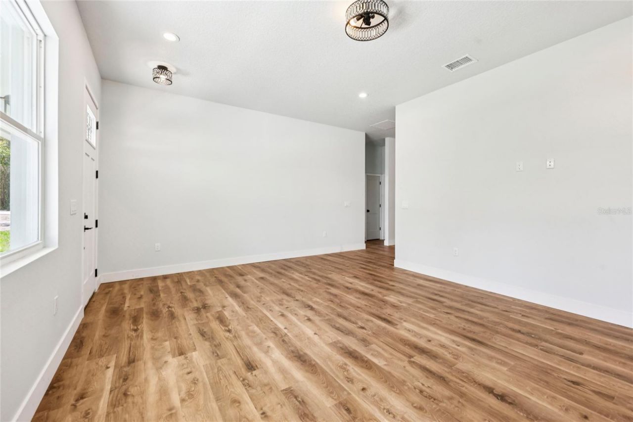 351 Mitnik Drive , Deltona, FL 32738 Photo