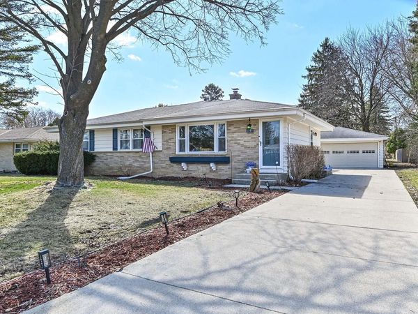 6383 W Darnel AVENUE, Brown Deer, WI 53223