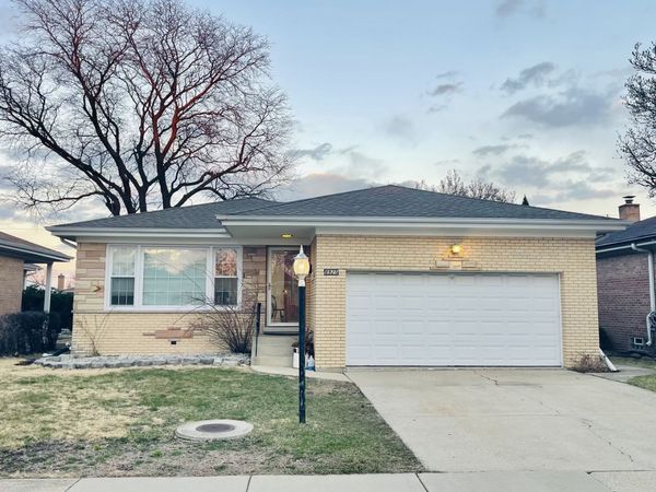 8925 Oriole Avenue , Morton Grove, IL 60053