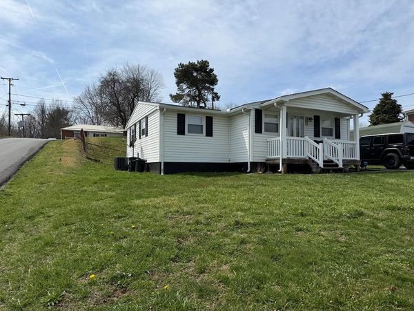 4687 Robert C. Byrd Dr., BECKLEY, WV 25801
